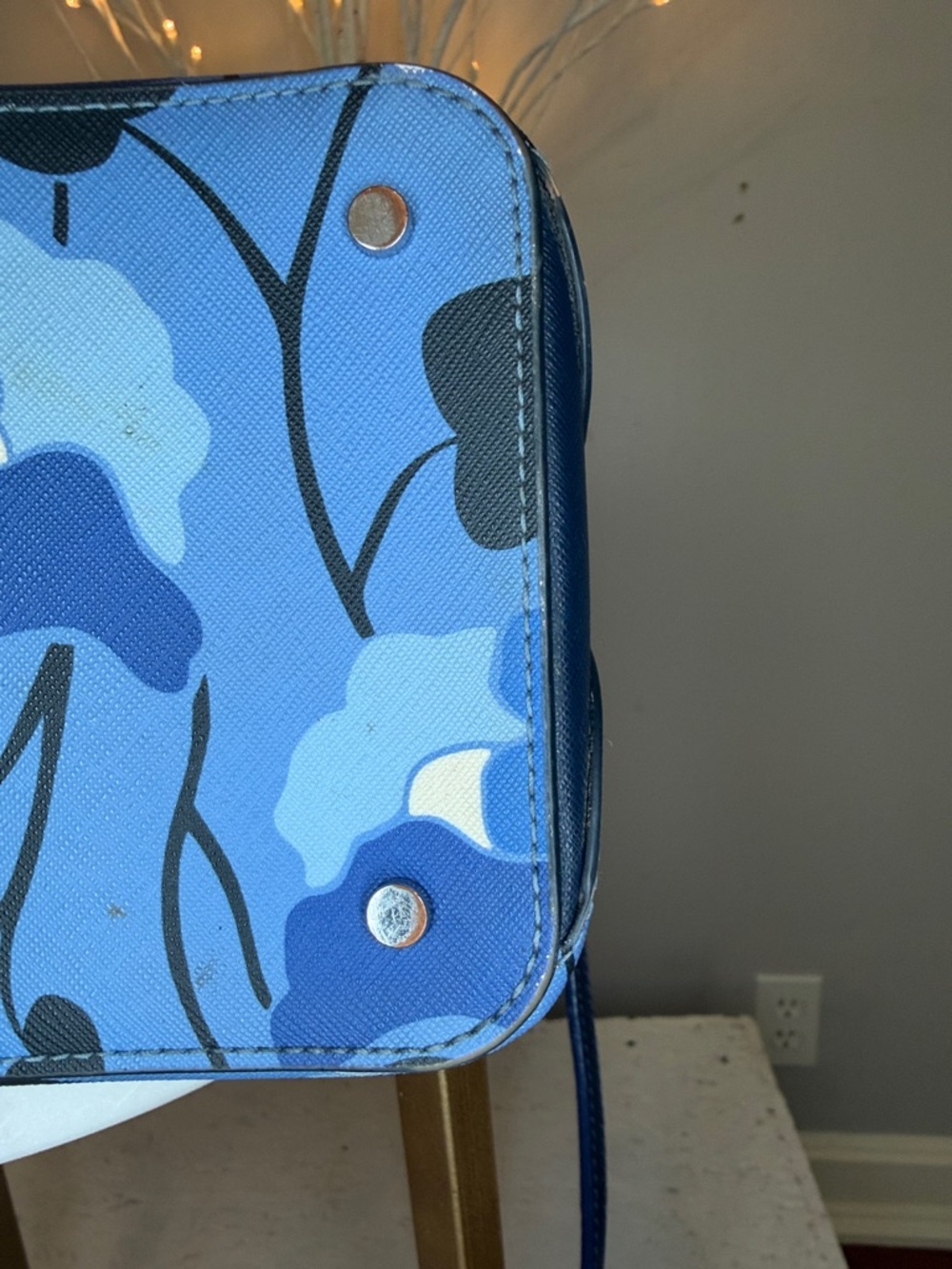 Kate Spade NWOT blue, patterned cross or handbag 13 x 8 1/2“ x 5“ deep - Picture 9 of 9